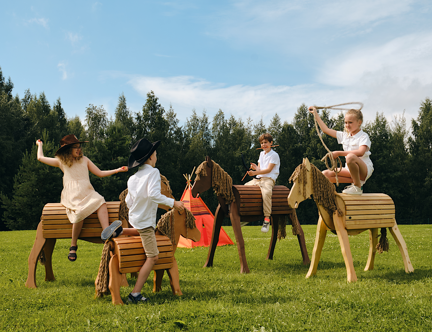 Holzpferd, Gartenpferd, Voltigierpferd Kinder gruppe