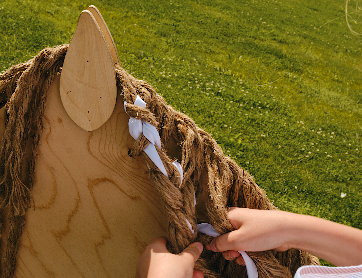 Holzpferd, Gartenpferd Spielpferd Zopf flechten